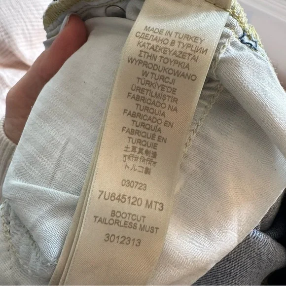 7 For All Mankind Bootcut Jeans - Picture 9 of 13